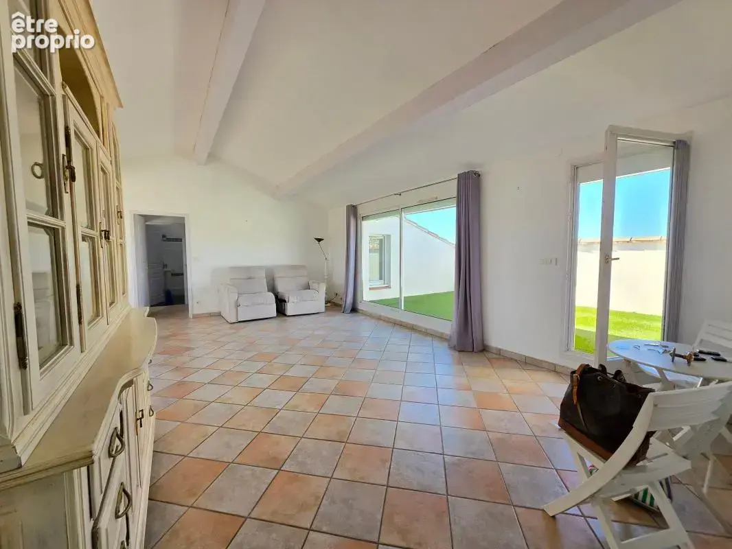 Appartement toit-terrasse avec vue mer a vendre a sanary-sur-mer centre-ville - photo 3