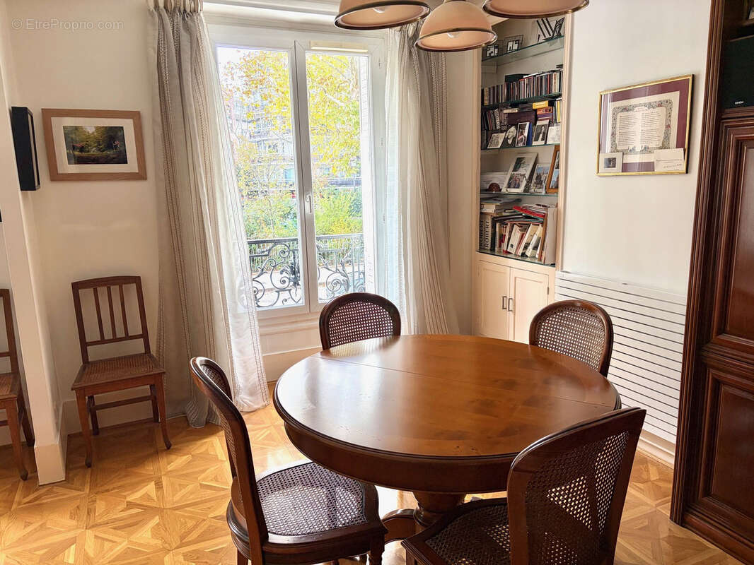 Appartement à PARIS-11E