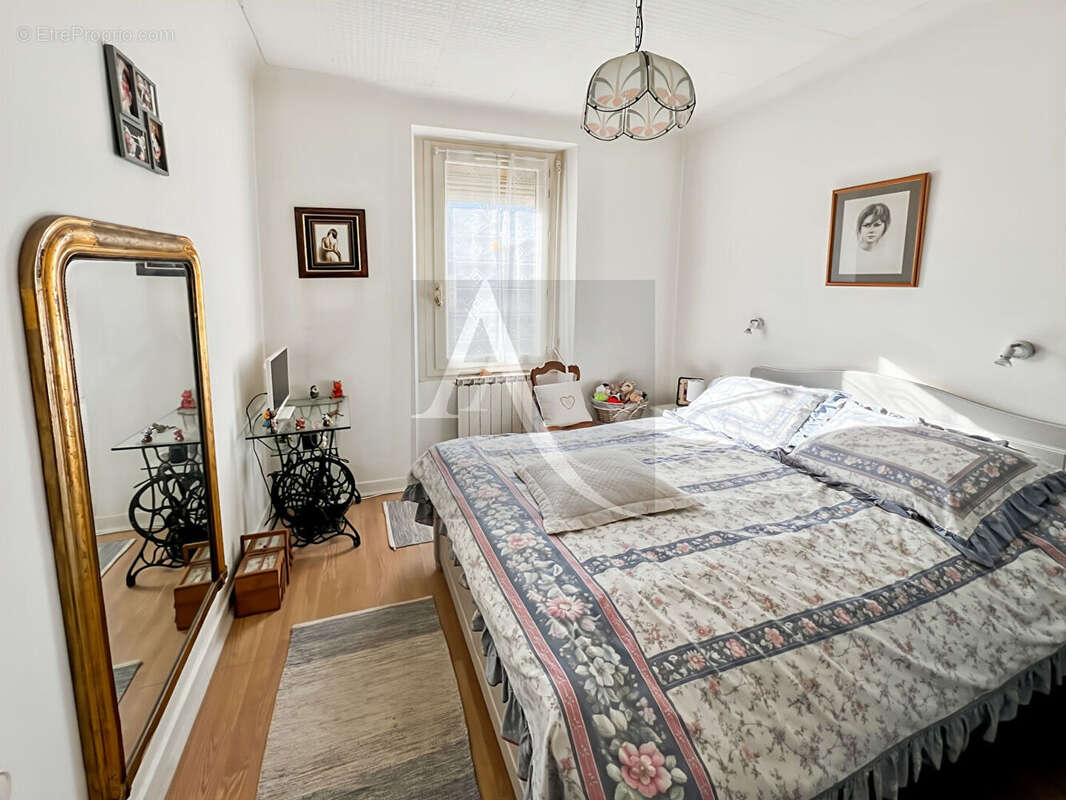 Maison à MONTAIGU-DE-QUERCY