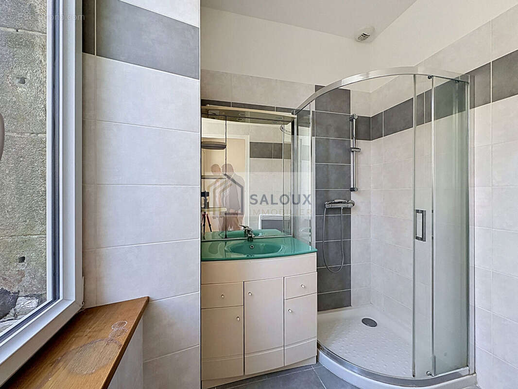 Local commercial Muzillac 65 m2 + Appartement T3 bis duplex de 75 m² - photo 6