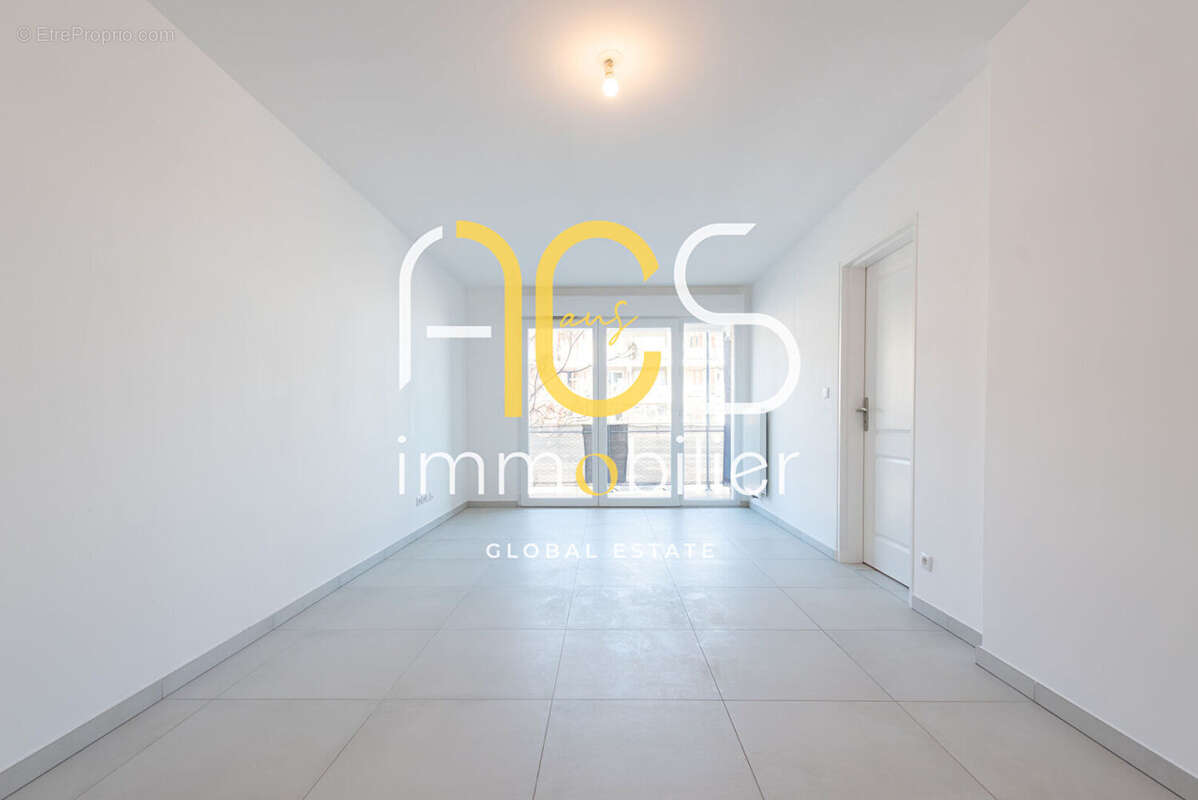 Appartement à CHATEAUNEUF-LES-MARTIGUES
