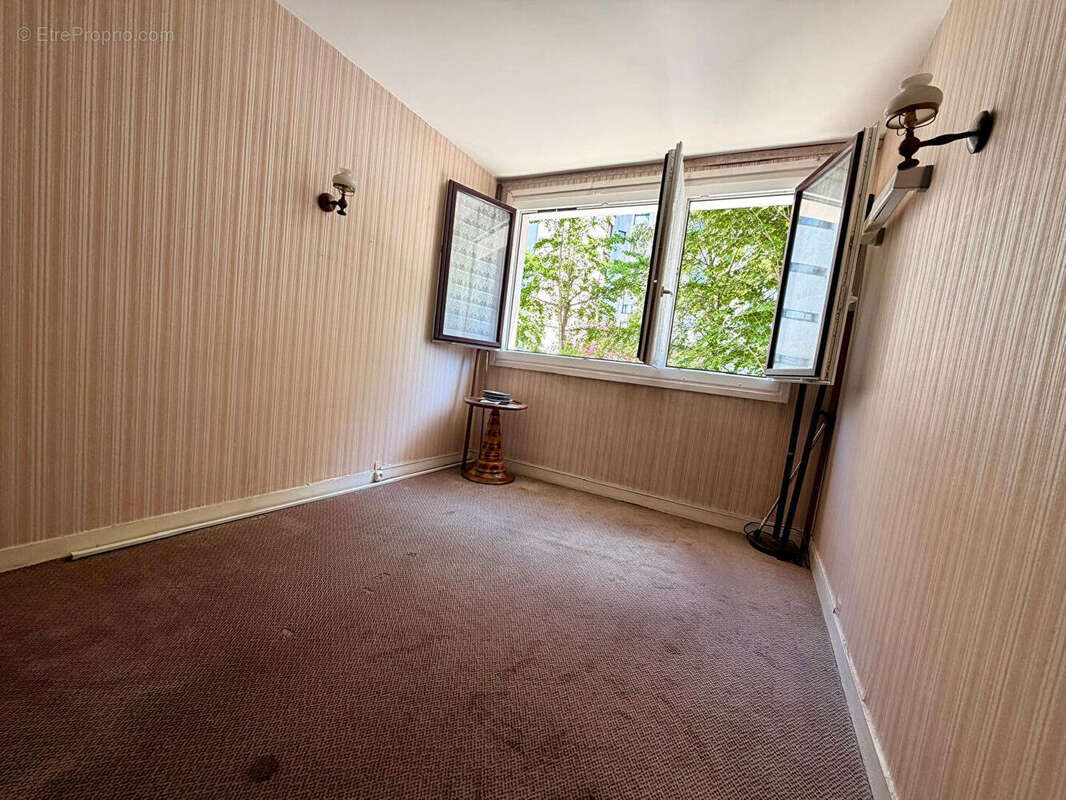 Appartement à PARIS-19E