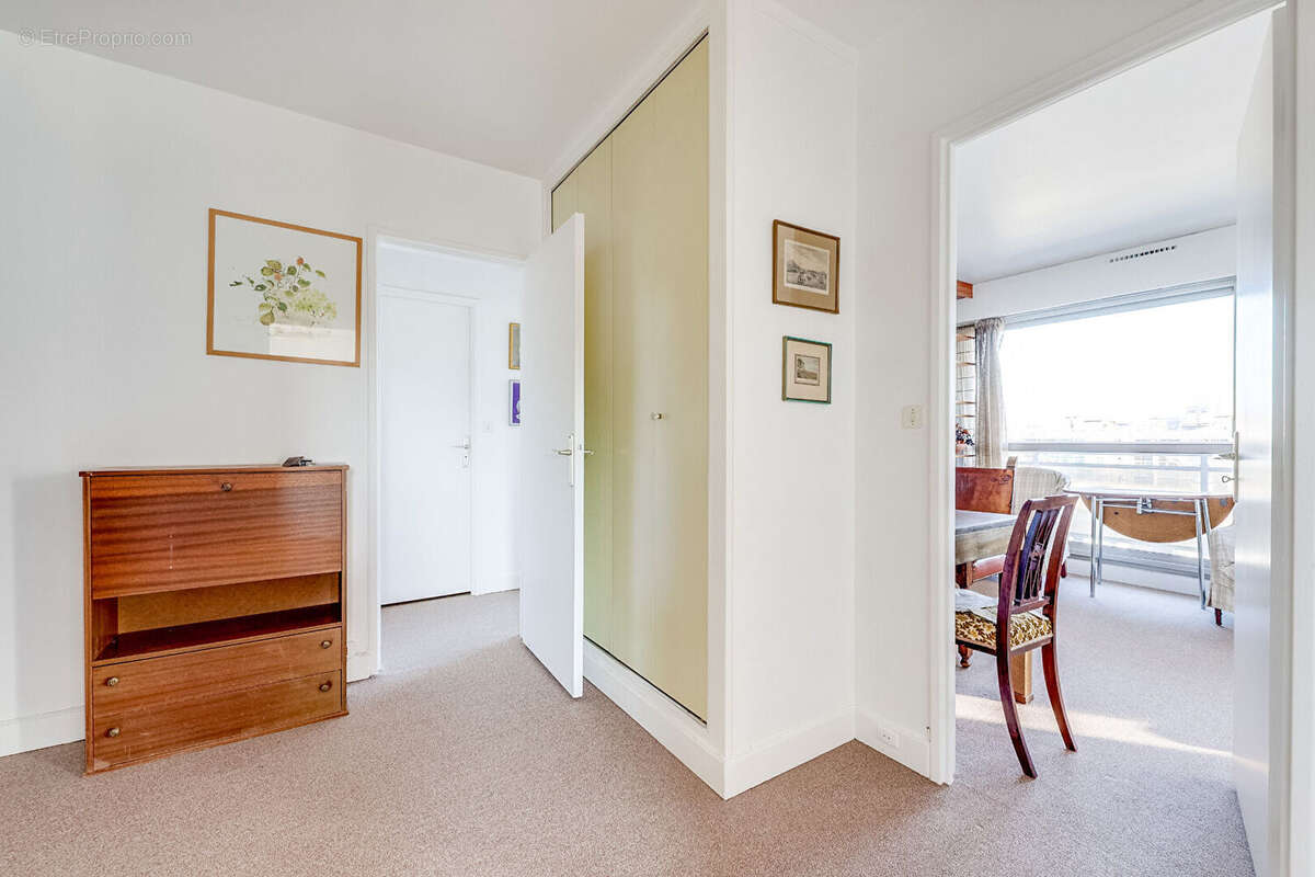 Appartement à PARIS-14E