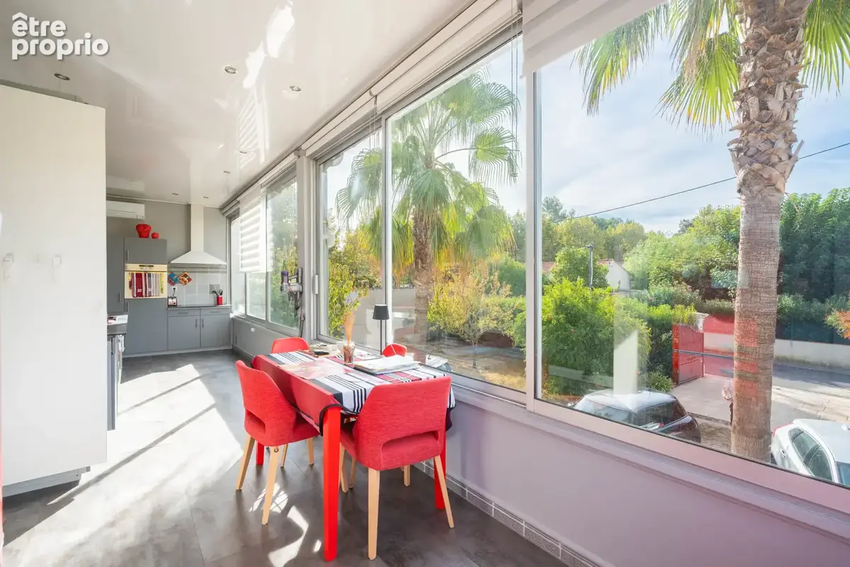 Une propriété pleine de charme comprenant deux appartements indépendants avec deux entrées séparées sur un ter - photo 11