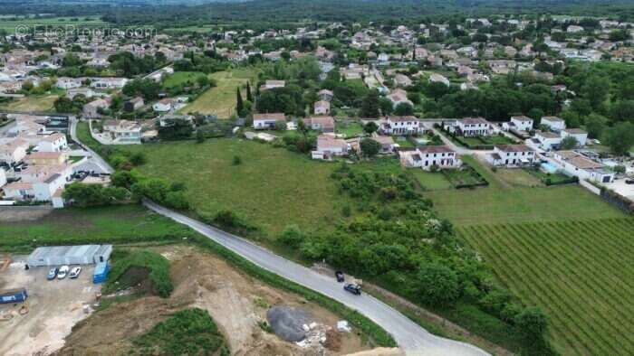 Terrain à LA CALMETTE
