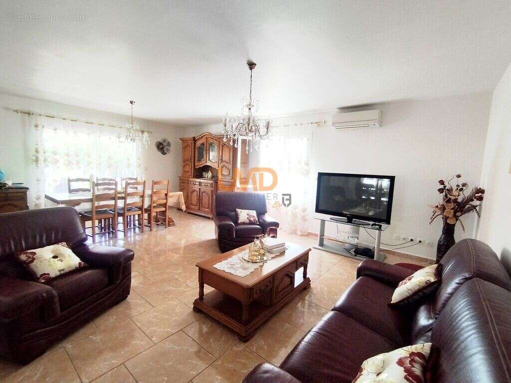 Maison à LA CALMETTE