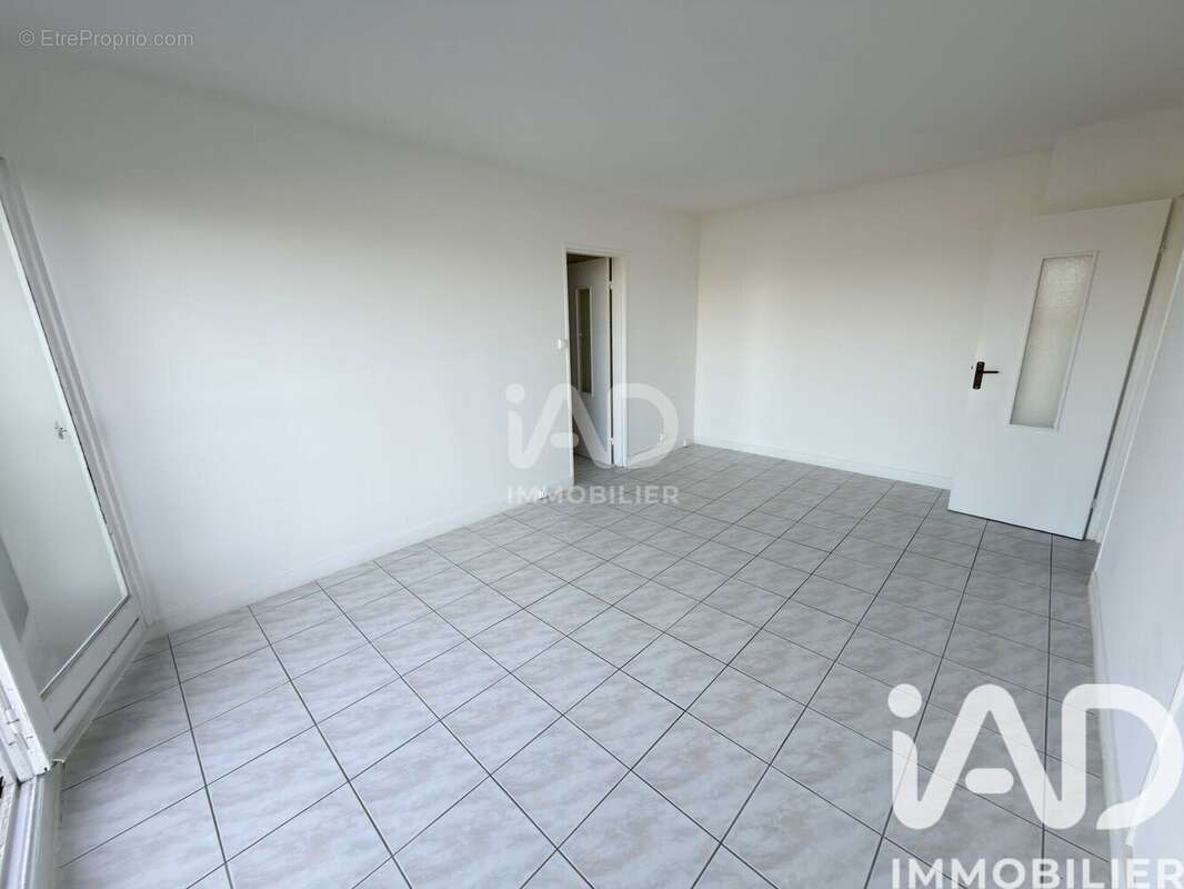 Photo 3 - Appartement à SAVIGNY-SUR-ORGE