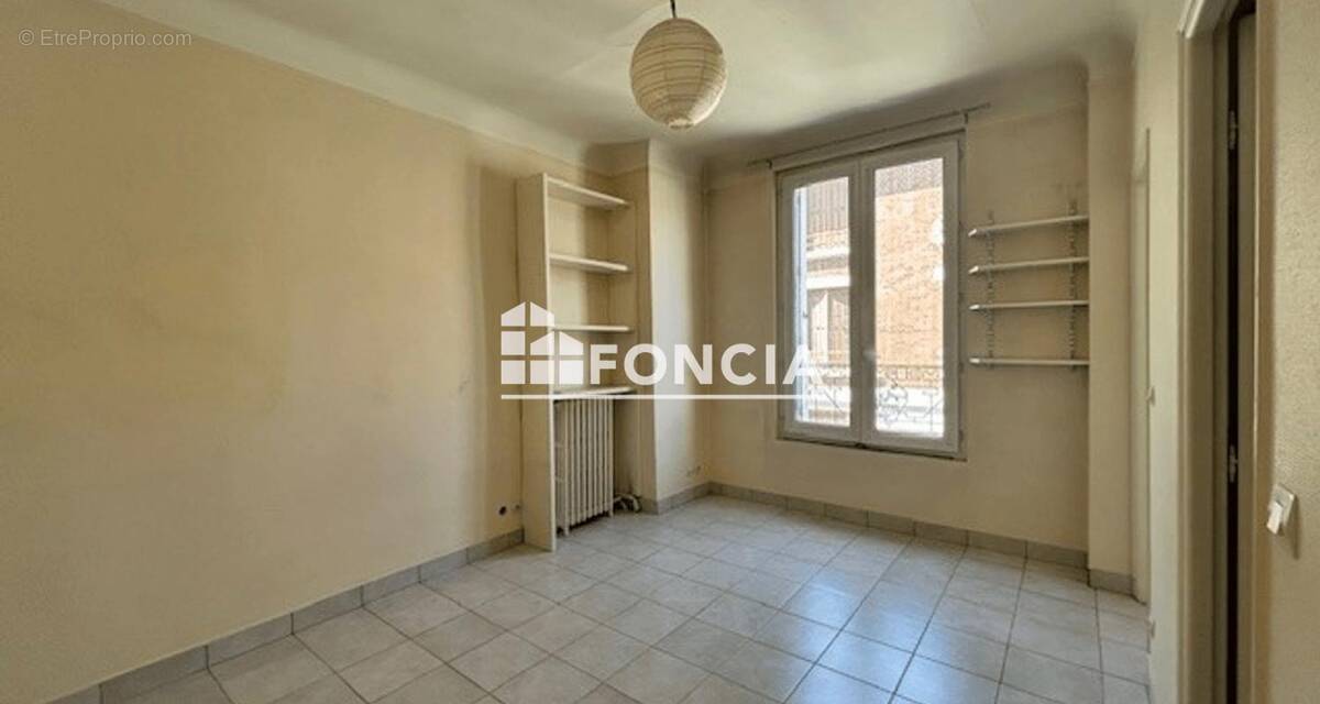 Appartement à LES LILAS