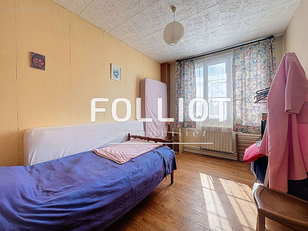 Maison à MONTAIGU-LES-BOIS