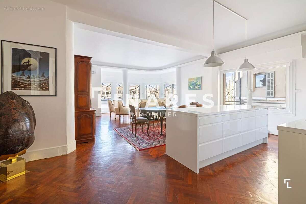 Appartement à MARSEILLE-1E