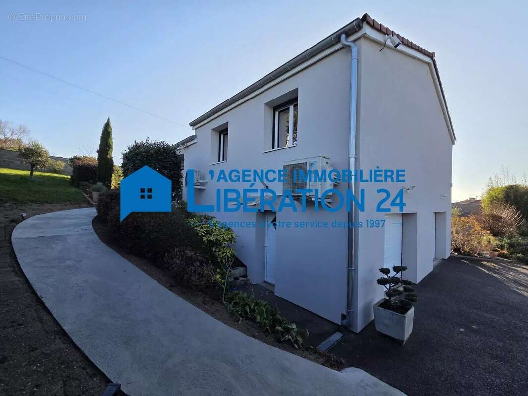 Maison à CHATEAUNEUF