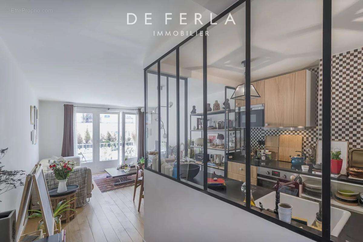 Appartement à PARIS-15E