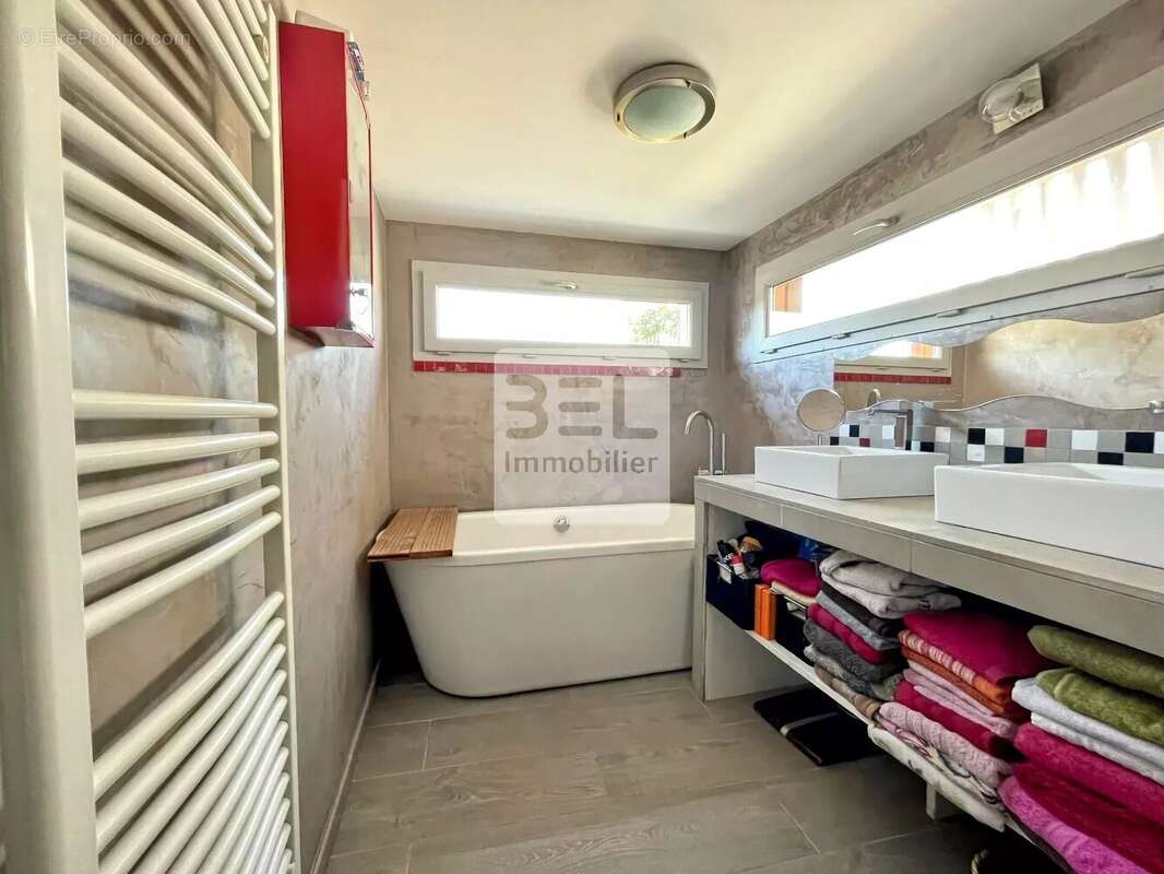 VEDENE maison contemporaine ossature bois avec terrasses et piscine - photo 10