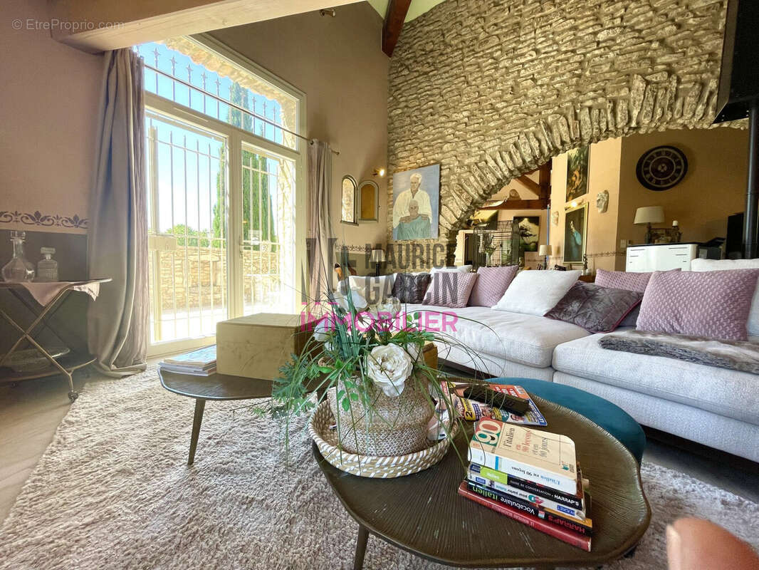 Maison à CHATEAUNEUF-DE-GADAGNE