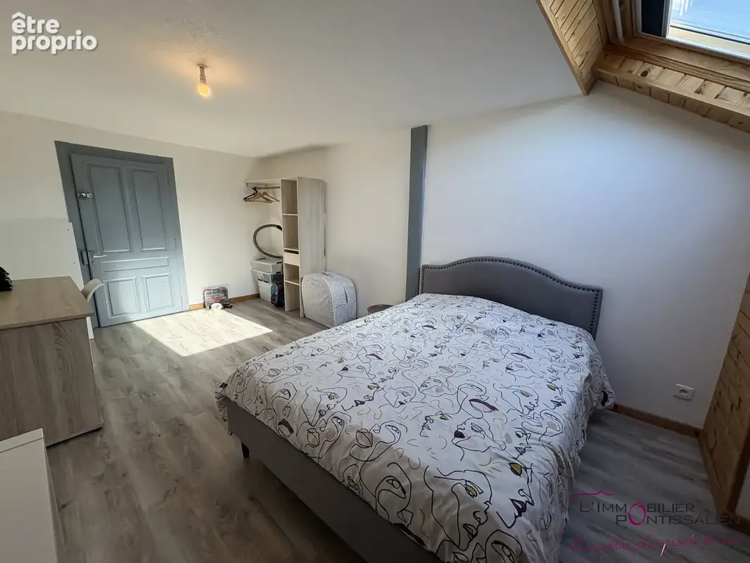 Pontarlier : appartement de type 3 au coeur du centre-ville, 2 chambres, cave et grenier - photo 2