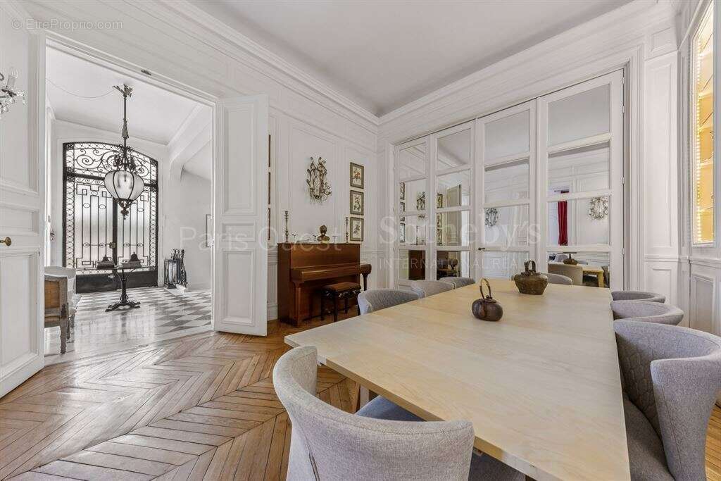 Maison à PARIS-16E