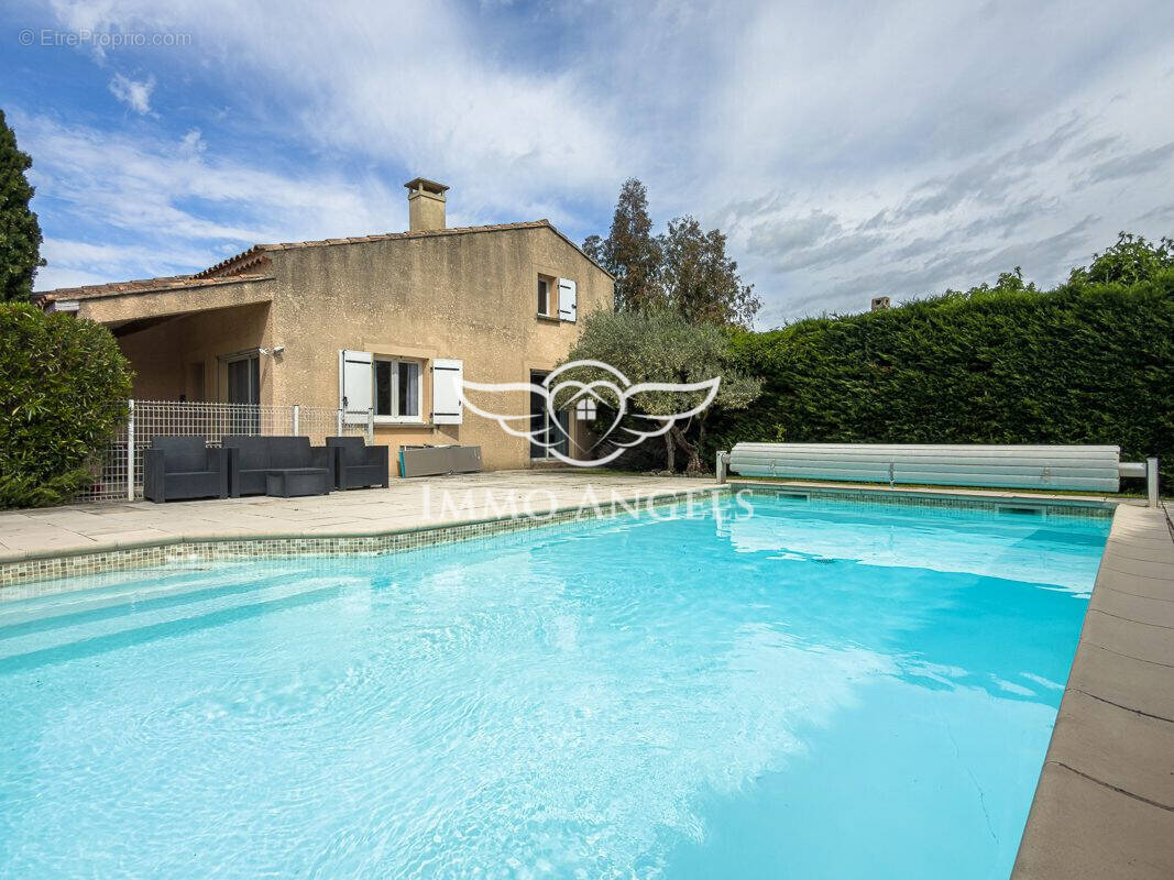 Maison à L'ISLE-SUR-LA-SORGUE