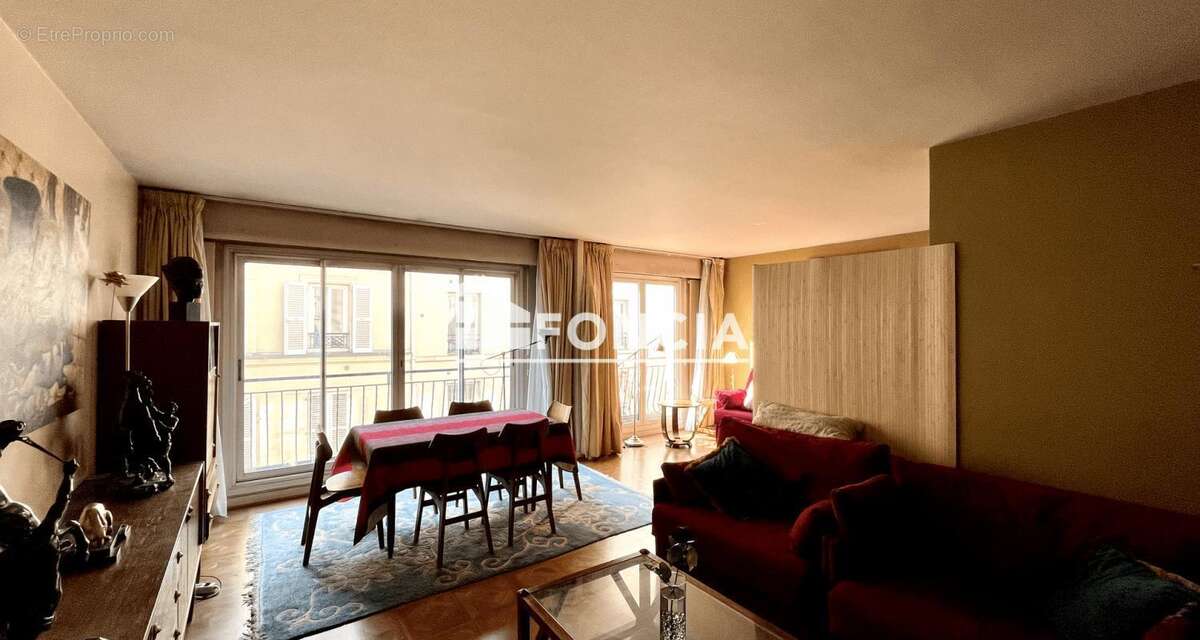 Appartement à PARIS-17E