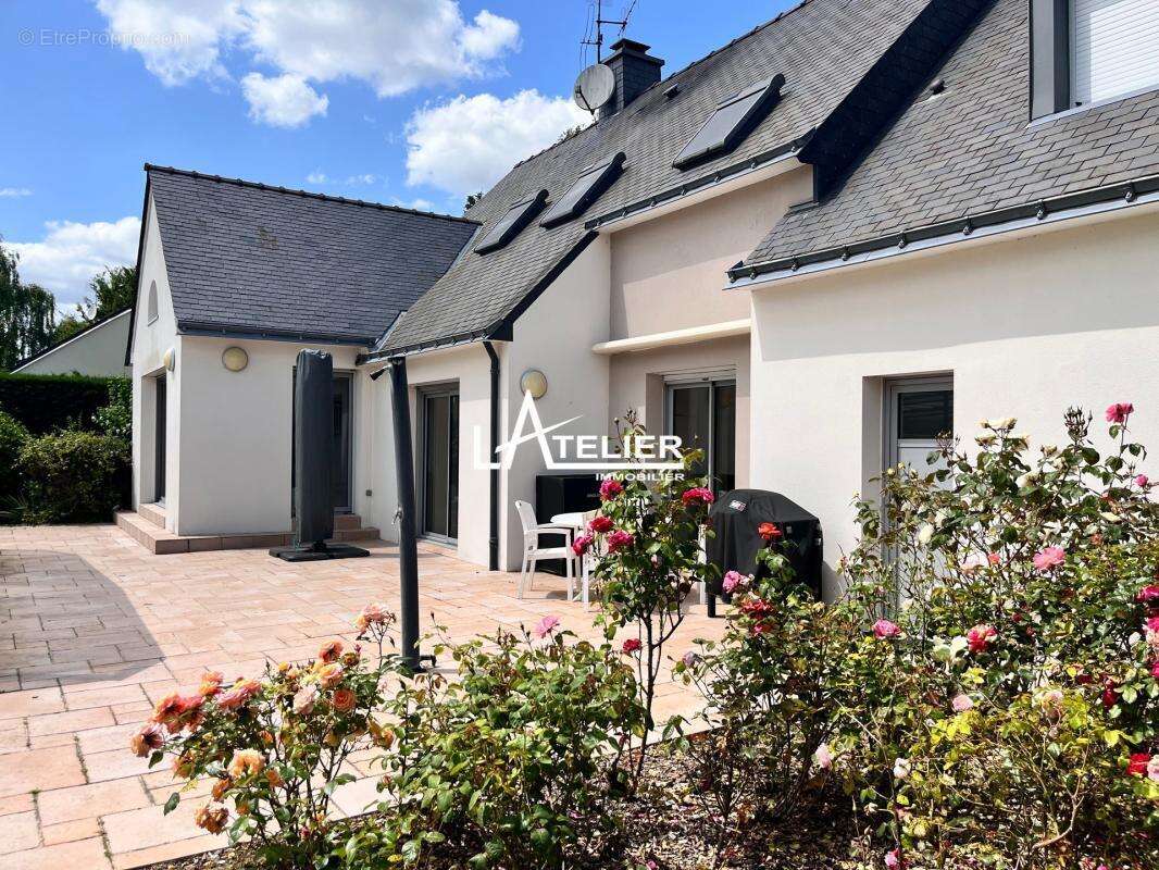 Maison à SAINT-ETIENNE-DE-MONTLUC