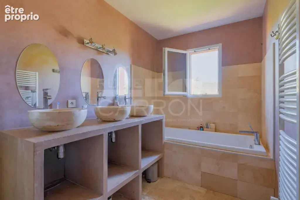 Maison familiale de 155 m² habitables avec 6 chambres et jardin paysagé - photo 12