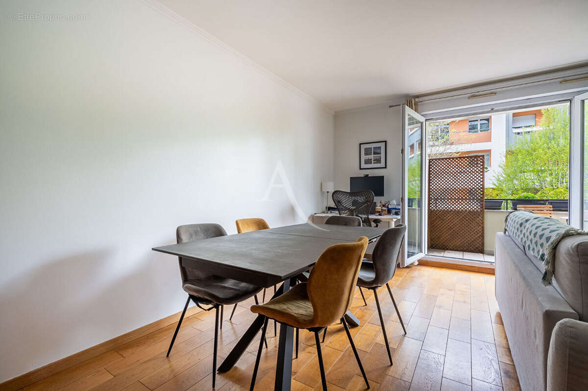 Appartement à ISSY-LES-MOULINEAUX