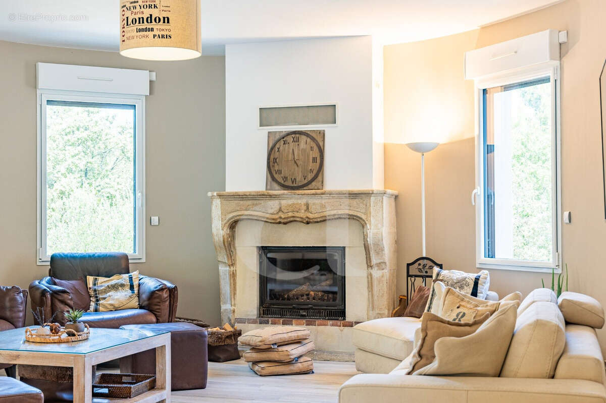 Maison à PERNES-LES-FONTAINES