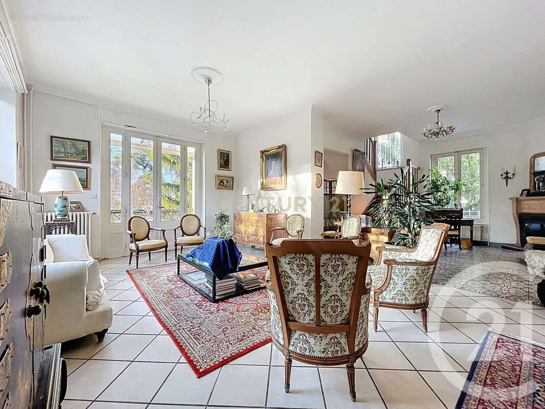 Maison à BOURGOIN-JALLIEU