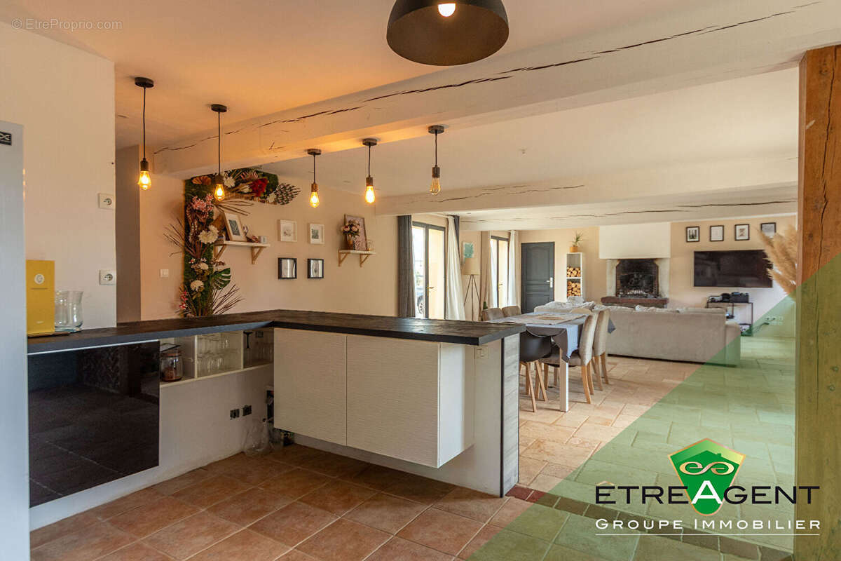 Maison LE FIDELAIRE - 200 m² - 4 chambres - photo 8