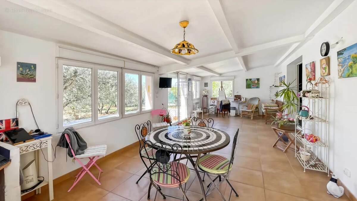 Maison à TAVERNES