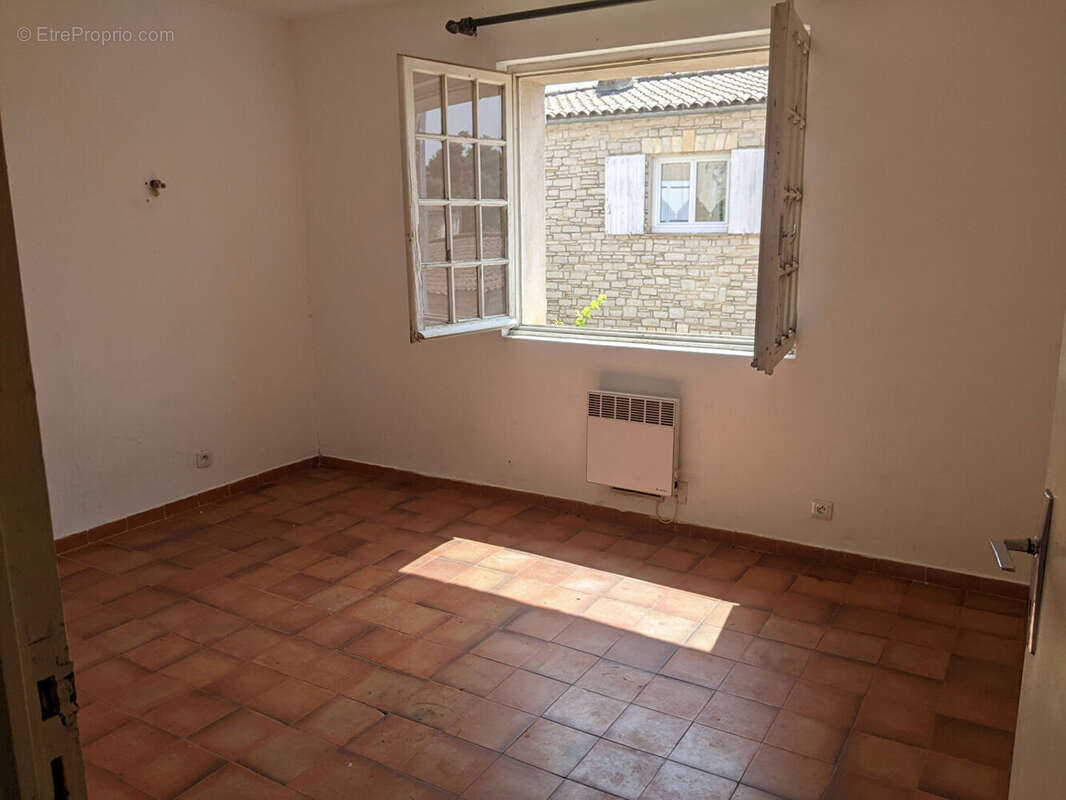 Appartement à LES SALLES-SUR-VERDON