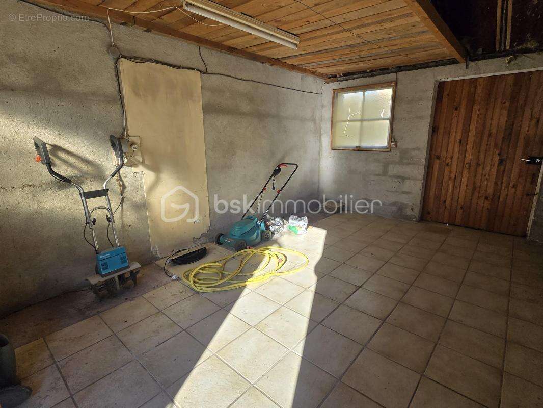 Maison à VARENNES-VAUZELLES