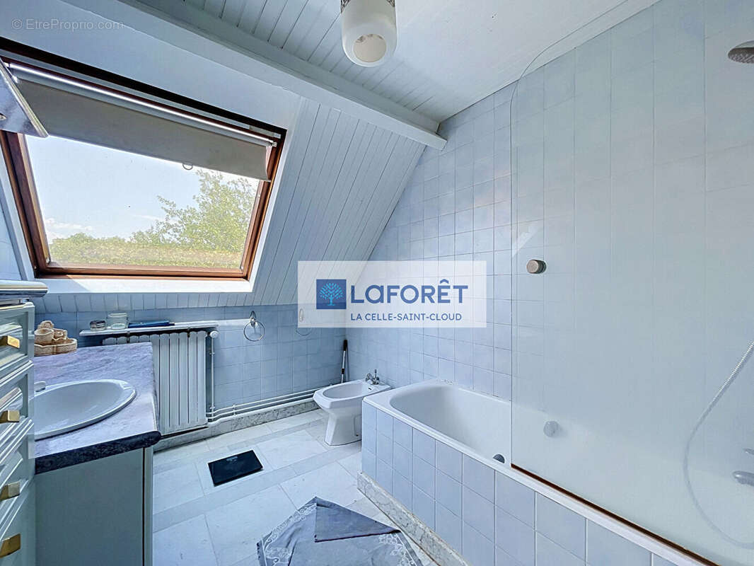 Versailles Glatigny - Maison familiale 7 pièce(s) 150 m2 sur 671m² de terrain - photo 16