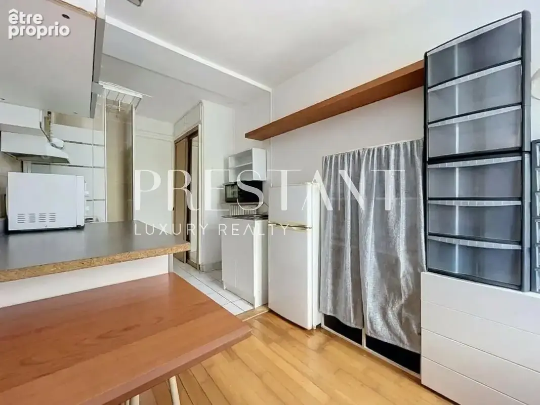 GARCHES - Chambre de service 12 m² - dernier étage - belle copropriété proche commodités - photo 10