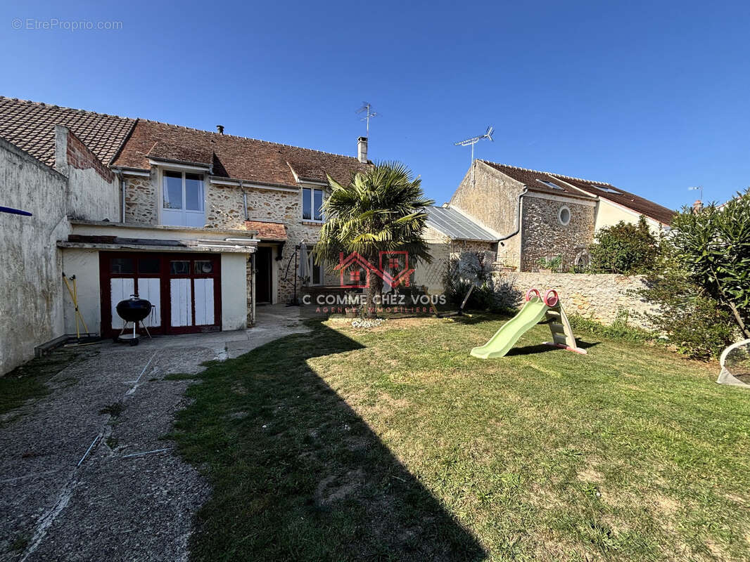 Maison à LIVERDY-EN-BRIE