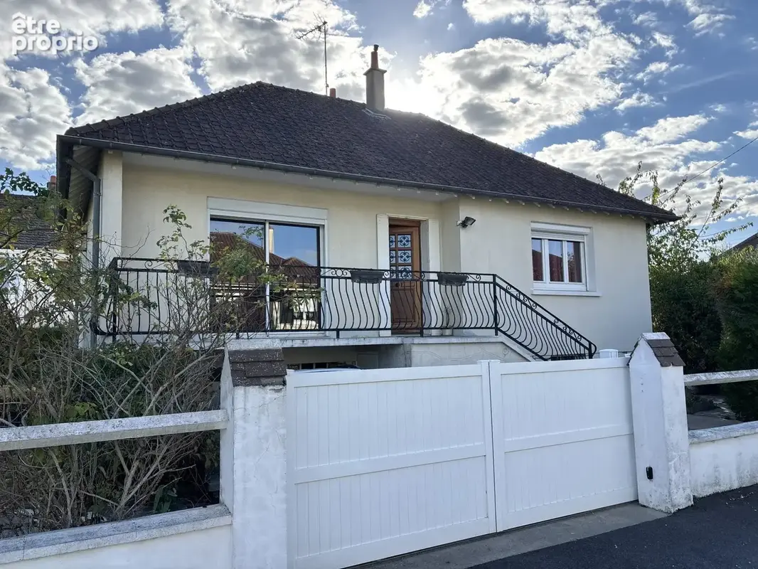Maison à LA CHAUSSEE-SAINT-VICTOR