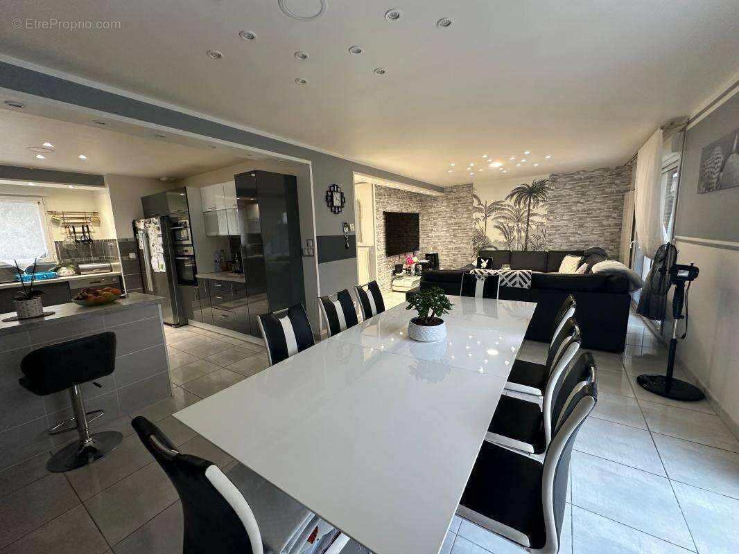 Maison à SAINT-GERMAIN-LES-ARPAJON