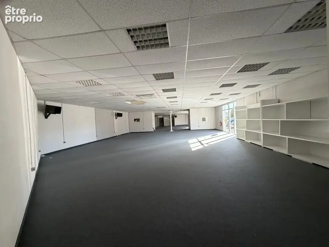 Castres local commercial - photo 2