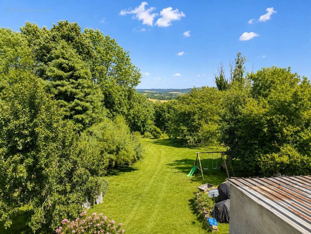 Réf 2283 – Longère briarde en pierre • 6 pièces + double garage et jardin - photo 3