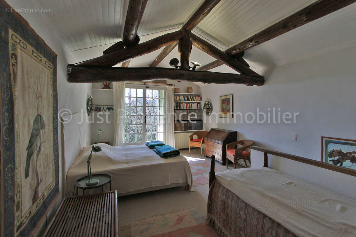 Maison à SUZETTE