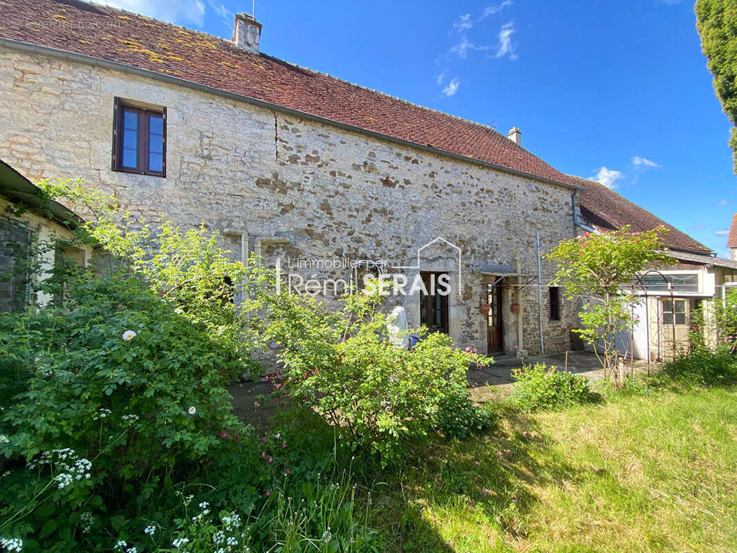 Maison à FLEURE