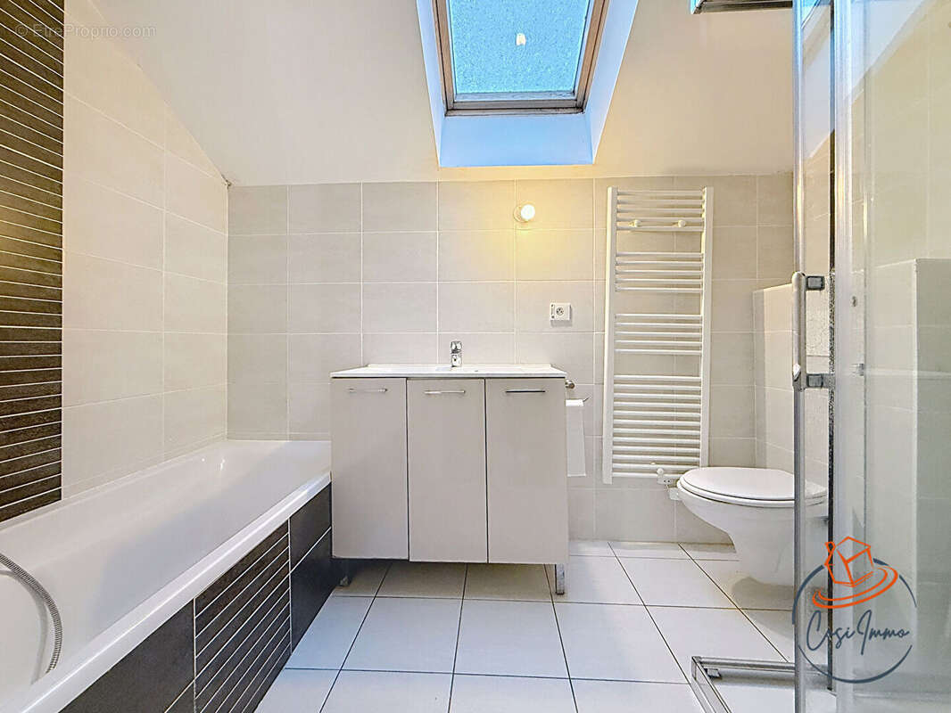 Maison à SAINT-GENIS-POUILLY