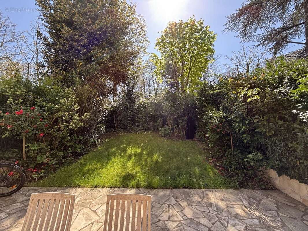 Appartement à NEUILLY-SUR-SEINE