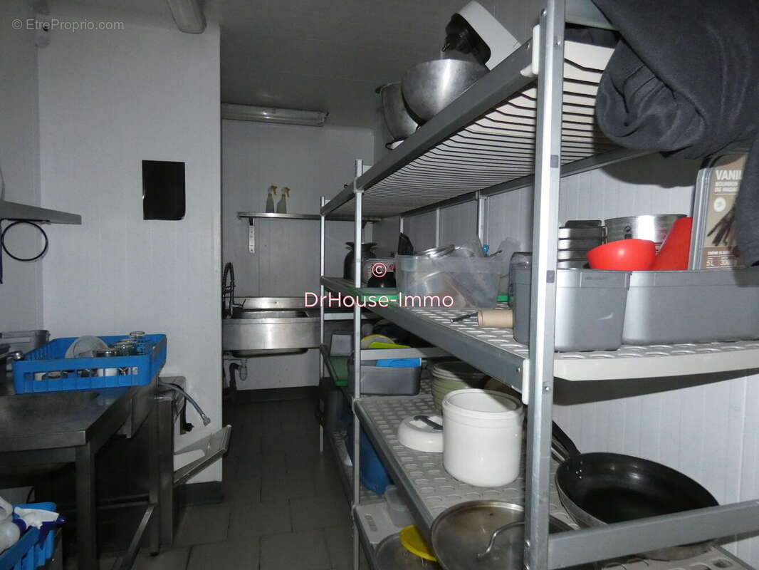 Commerce à LA BREE-LES-BAINS