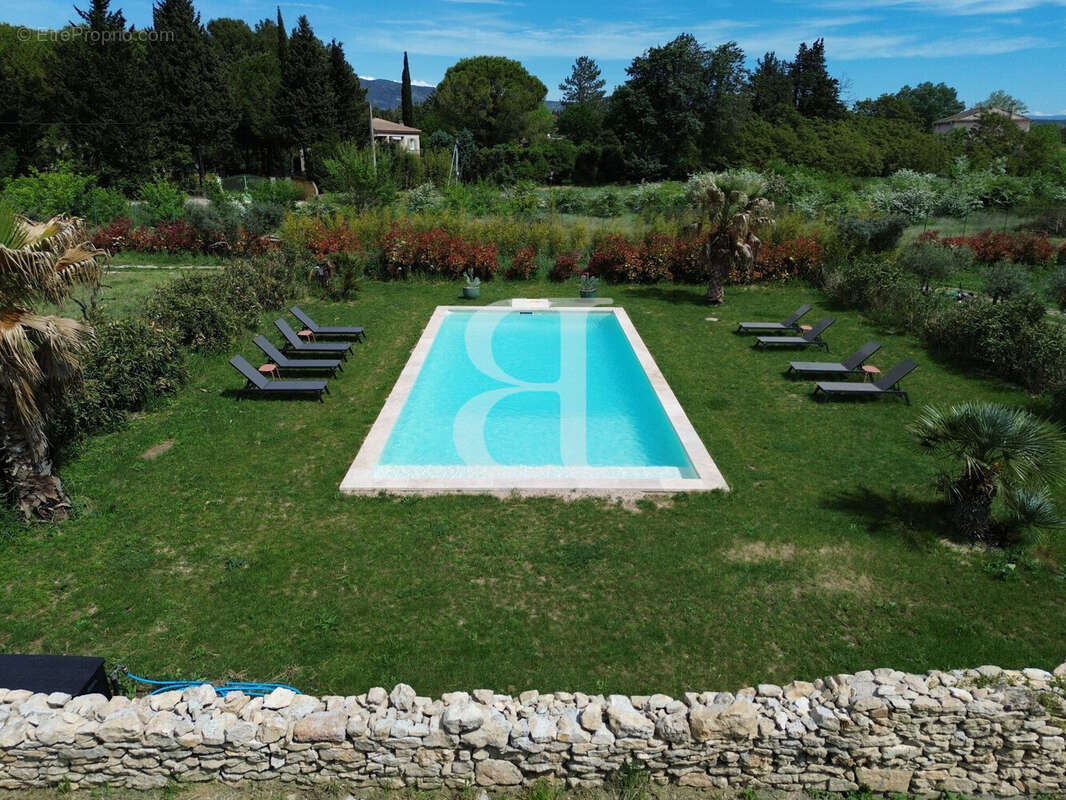 Maison à L'ISLE-SUR-LA-SORGUE