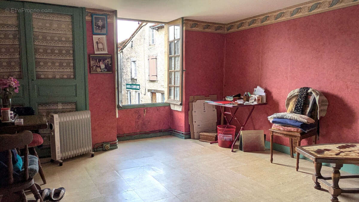 Appartement à USSON-DU-POITOU