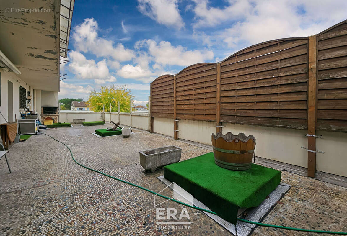 Hypercentre de Pessac, bien unique avec terrasse de 80m² - photo 5