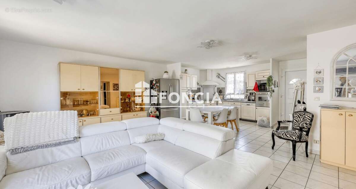 Maison à LE CASTELLET