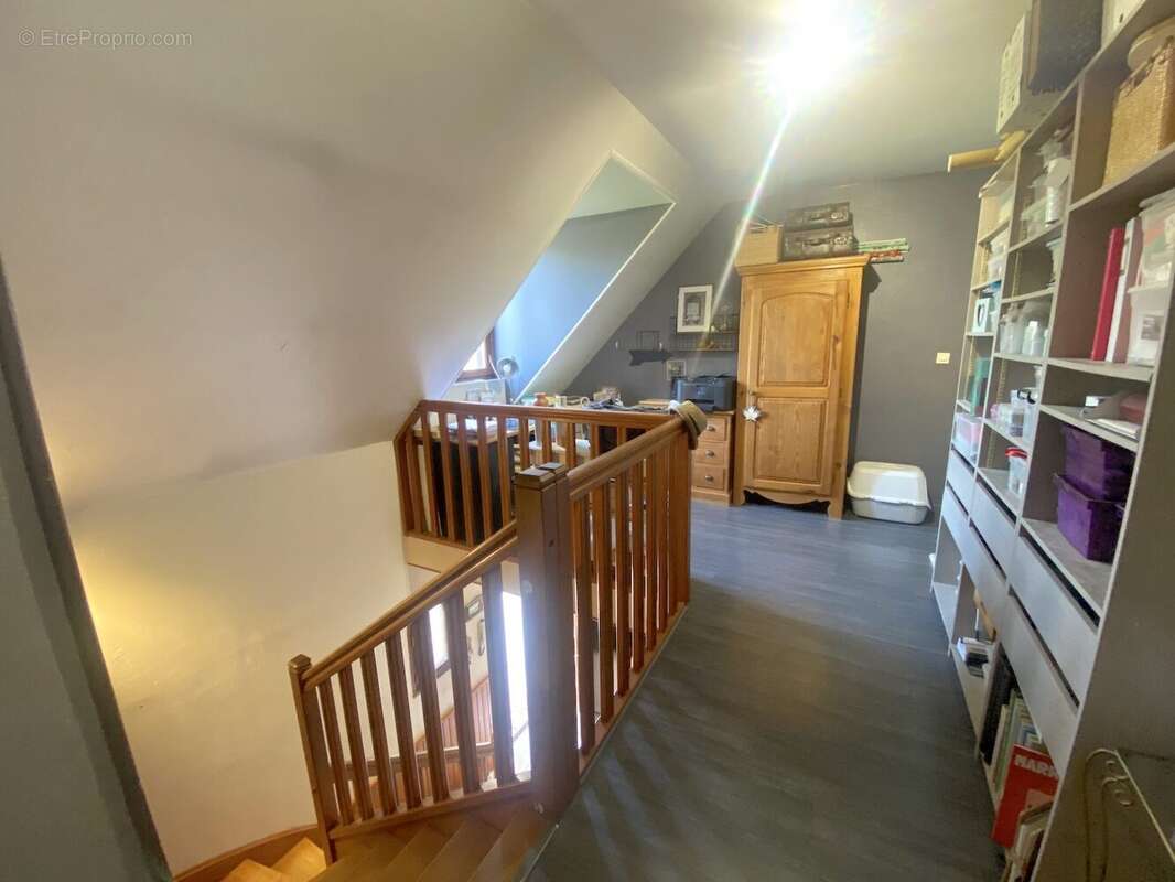 Etage palier - Maison à LUMIGNY-NESLES-ORMEAUX