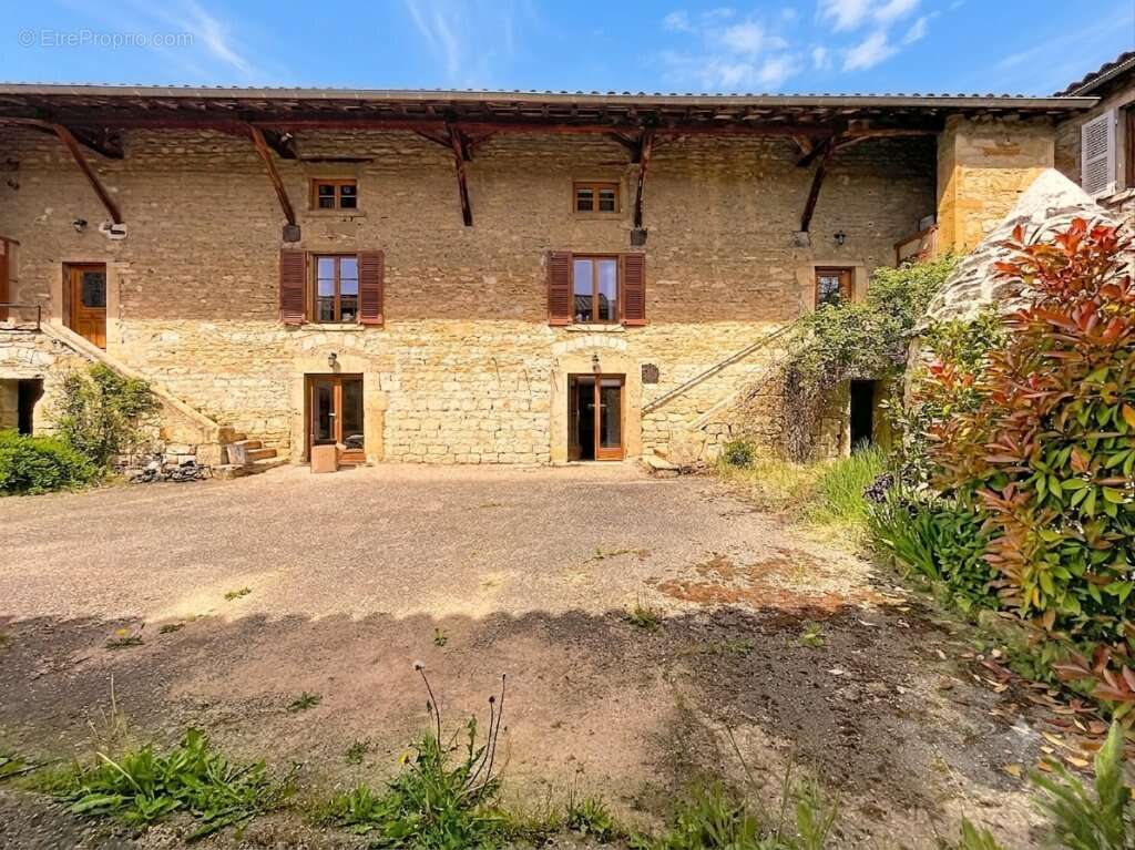 Maison en pierres dorées 3 chambres - photo 18