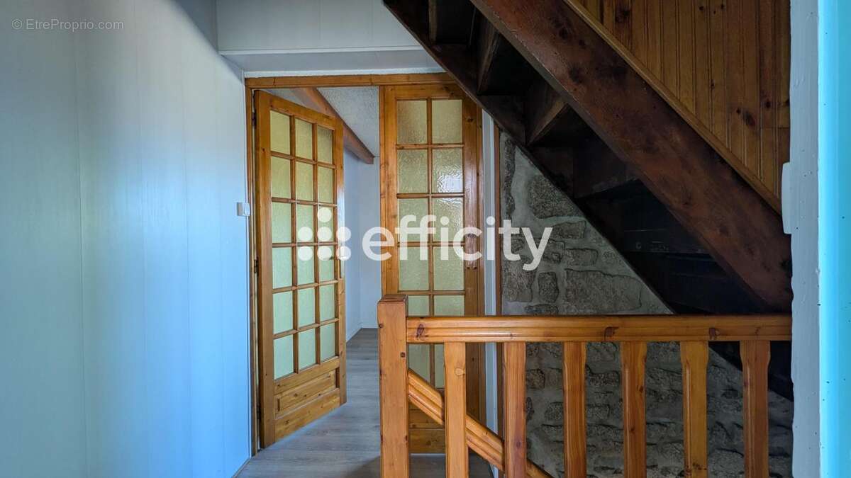Maison 96 m² à Saint-Remy-Sur-Durolle  - photo 8